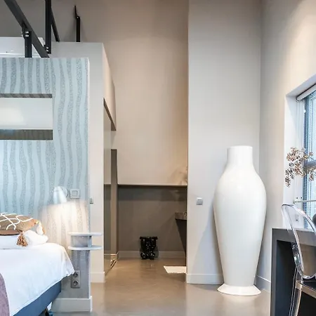 Fresh, Modern Near Hotspots Oss