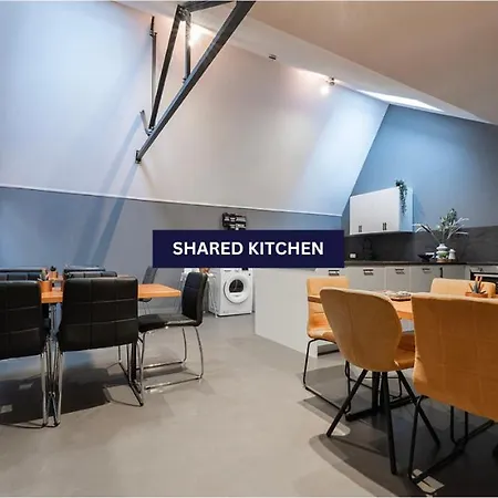 Fresh, Modern Near Hotspots Apartment *
