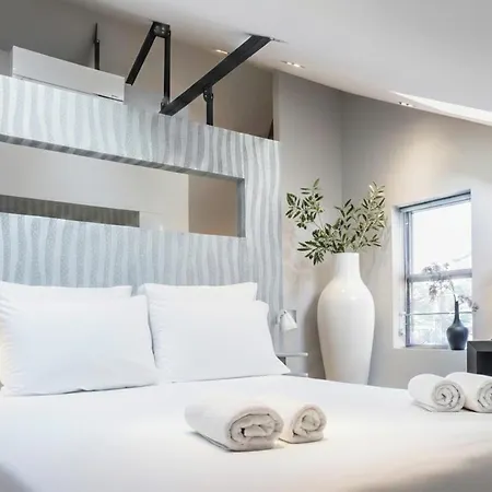 Fresh, Modern Near Hotspots Apartment *