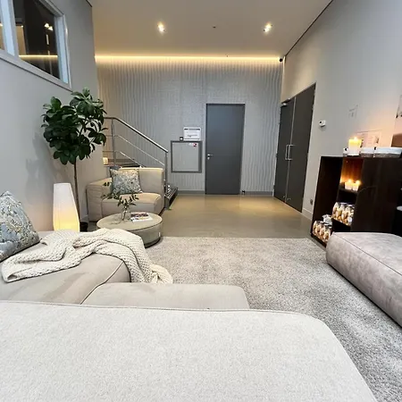 Fresh, Modern Near Hotspots Oss
